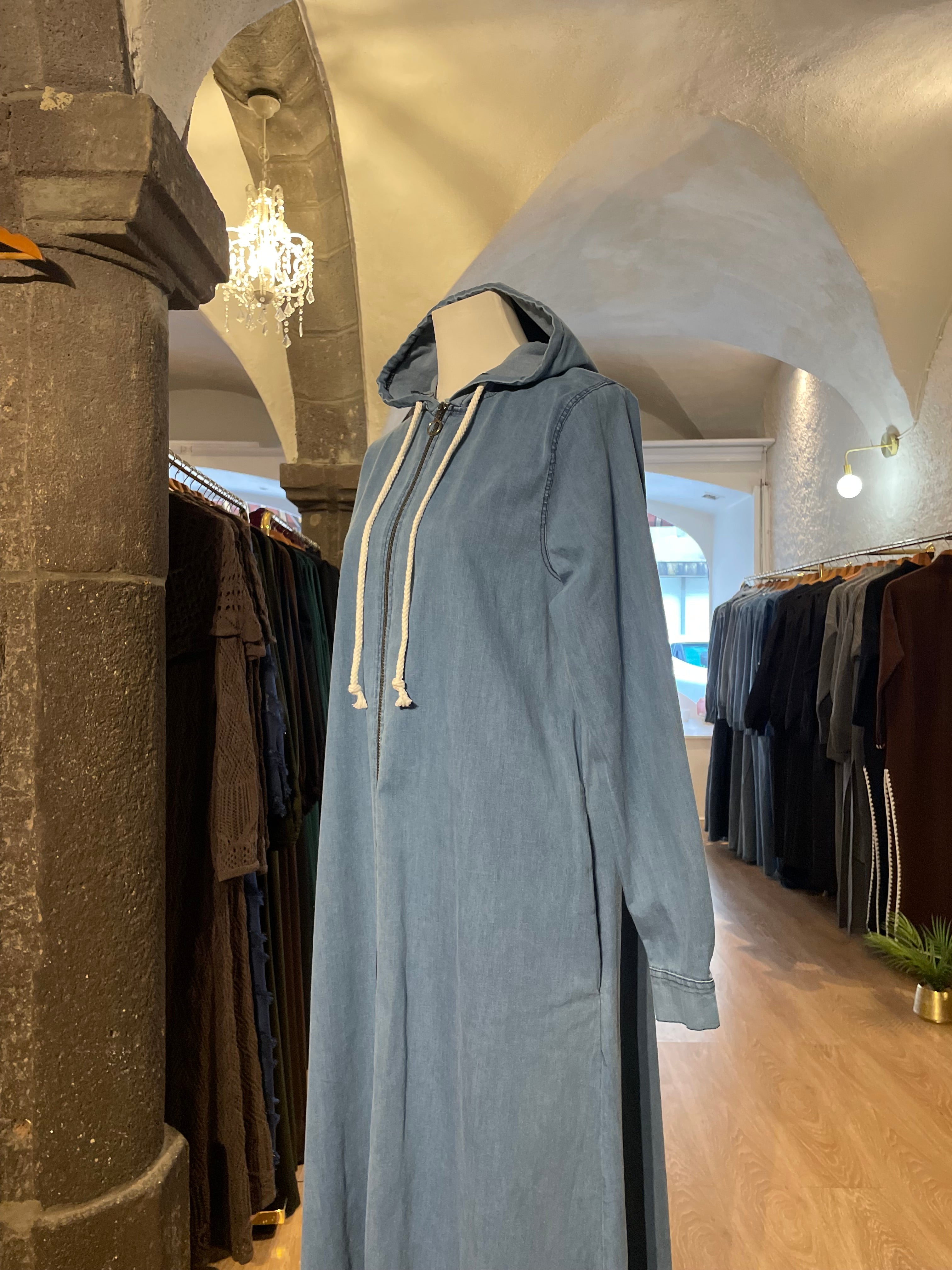 Veste en jean à capuche